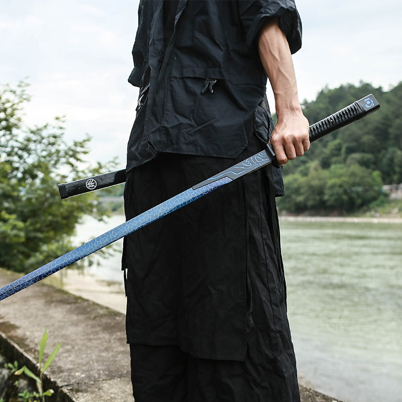 The Demon Blade Thousand Blades from Scissor Seven (Assassin Wu Liuqi) is forged as a single piece from high-manganese steel,