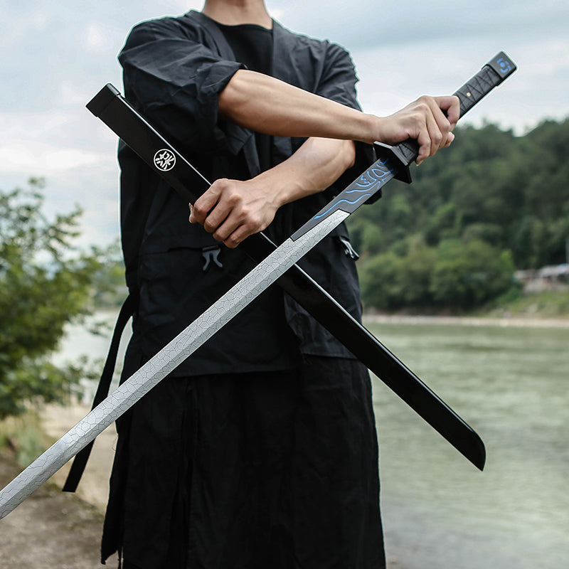 The Demon Blade Thousand Blades from Scissor Seven (Assassin Wu Liuqi) is forged as a single piece from high-manganese steel,