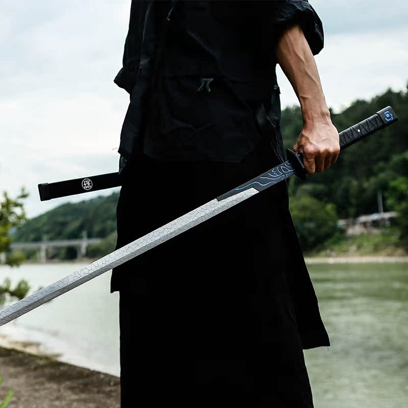 The Demon Blade Thousand Blades from Scissor Seven (Assassin Wu Liuqi) is forged as a single piece from high-manganese steel,