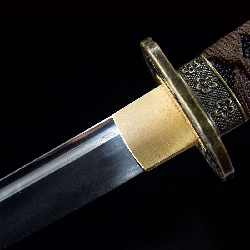 Strong anti-tachi, earth-covered burning blade, true handmade samurai sword, ultra-mirror grinding, sharp steel